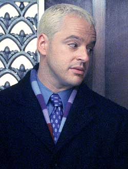 Gil Bellows (Billy Thomas)