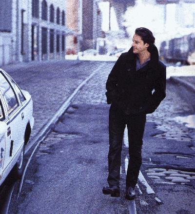 Gil Bellows (Billy Thomas)
