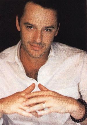 Gil Bellows (Billy Thomas)