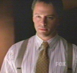 Gil Bellows (Billy Thomas)