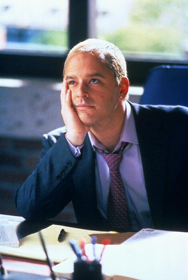 Gil Bellows (Billy Thomas)