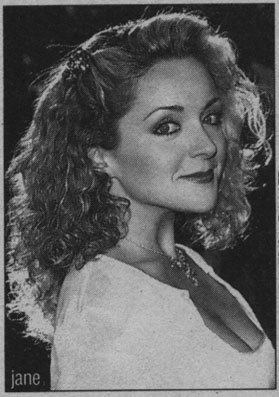 Jane Krakowski (Elaine Vassal)