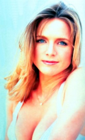 Courtney Thorne-Smith (Georgia Thomas)