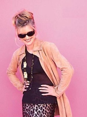 Courtney Thorne-Smith (Georgia Thomas)