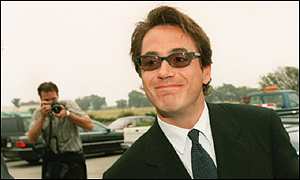 Robert Downey Jr. (Larry Paul)
