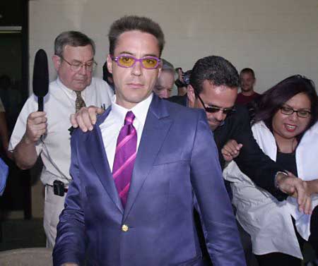 Robert Downey Jr. (Larry Paul)