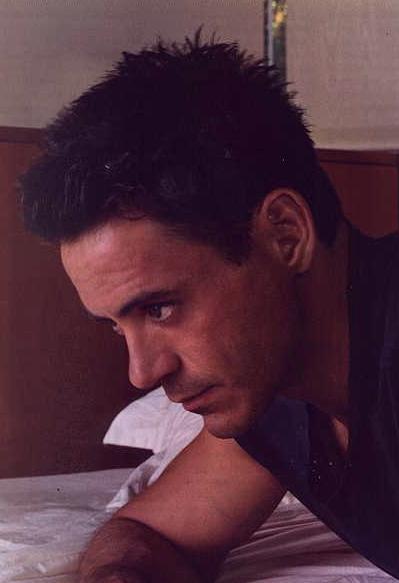 Robert Downey Jr. (Larry Paul)