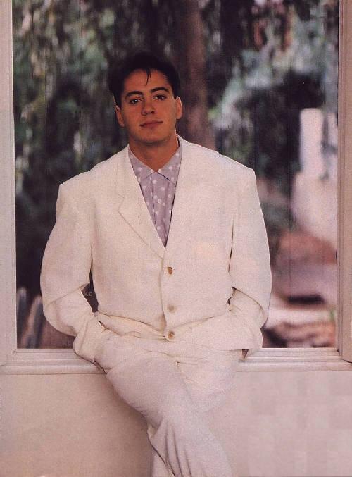 Robert Downey Jr. (Larry Paul)
