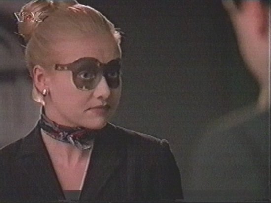 Portia de Rossi (Nell Porter)