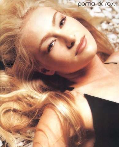 Portia de Rossi (Nell Porter)