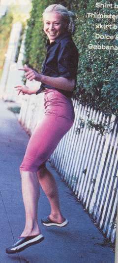 Portia de Rossi (Nell Porter)