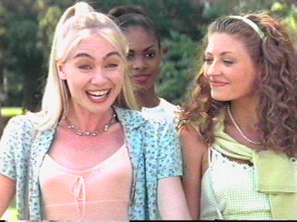 Portia de Rossi (Nell Porter)