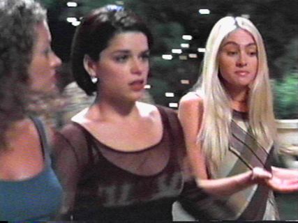 Portia de Rossi (Nell Porter)