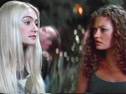 Portia de Rossi (Nell Porter)