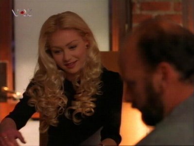 Portia de Rossi (Nell Porter)