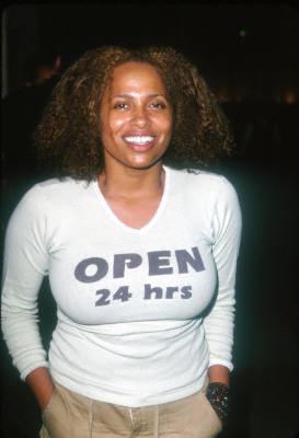 Lisa Nicole Carson (Renee Radick)