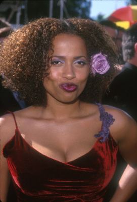 Lisa Nicole Carson (Renee Radick)