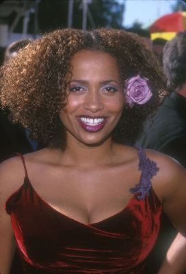 Lisa Nicole Carson (Renee Radick)